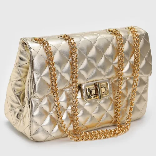 Bolsa Feminina Transversal Matelassê com Corrente – Couro Sintético, Acabamento Dourado